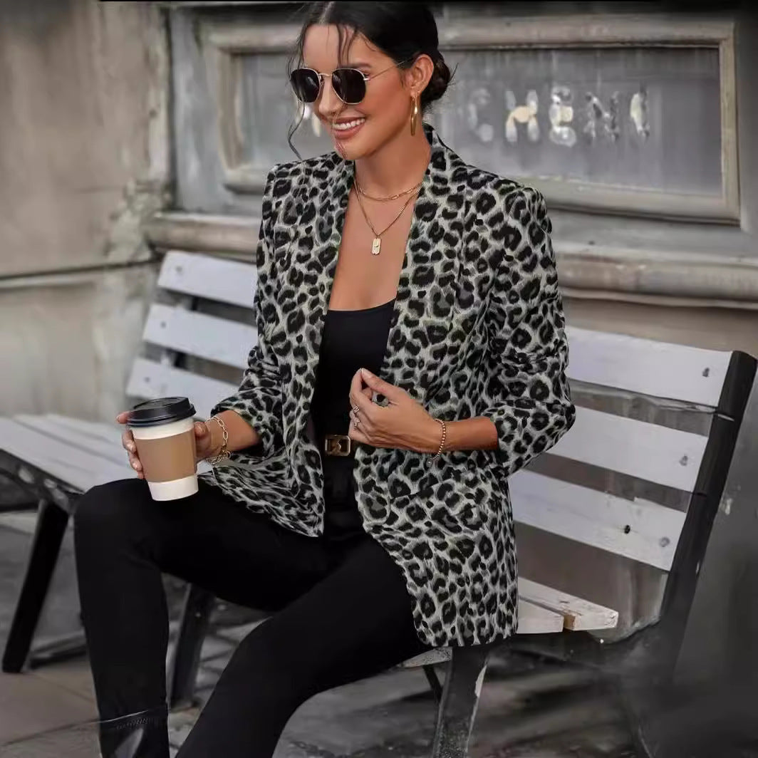 Blazer femme à la mode en design léopard avec coupe slim Chic und Stil