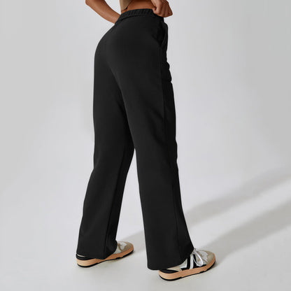 Casual training pants for women with elastic waistband and practical side pockets Chic and Style