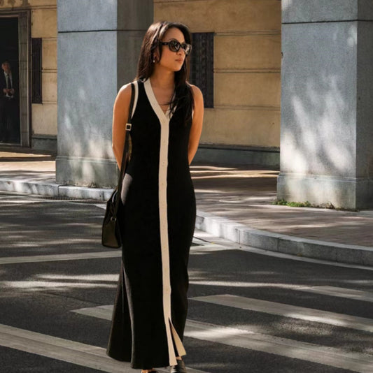 Robe maxi pour dames avec patte de boutonnage et design contrasté Chic und Stil
