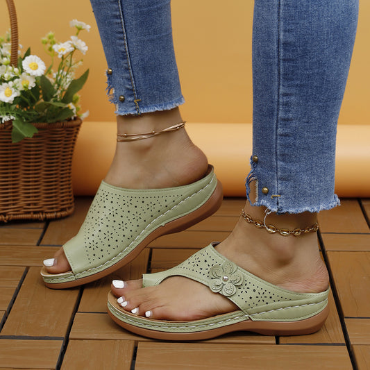 Sandales confortables et respirantes pour femmes avec coupe à la mode Chic und Stil