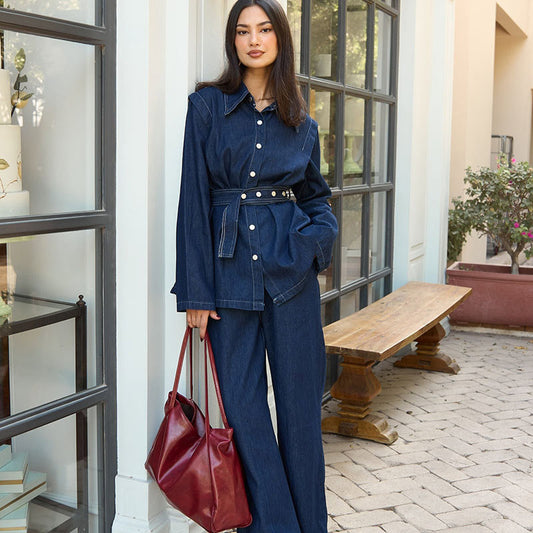 Combinaison en denim pour femmes avec ceinture élégante et jambes larges Chic und Stil
