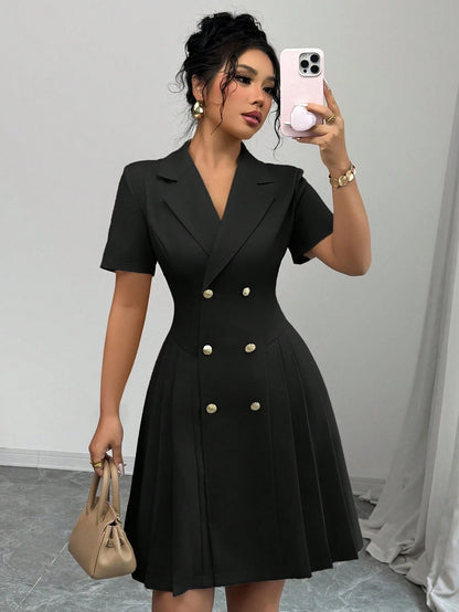 Robe plissée élégante à double boutonnage pour femmes Chic und Stil