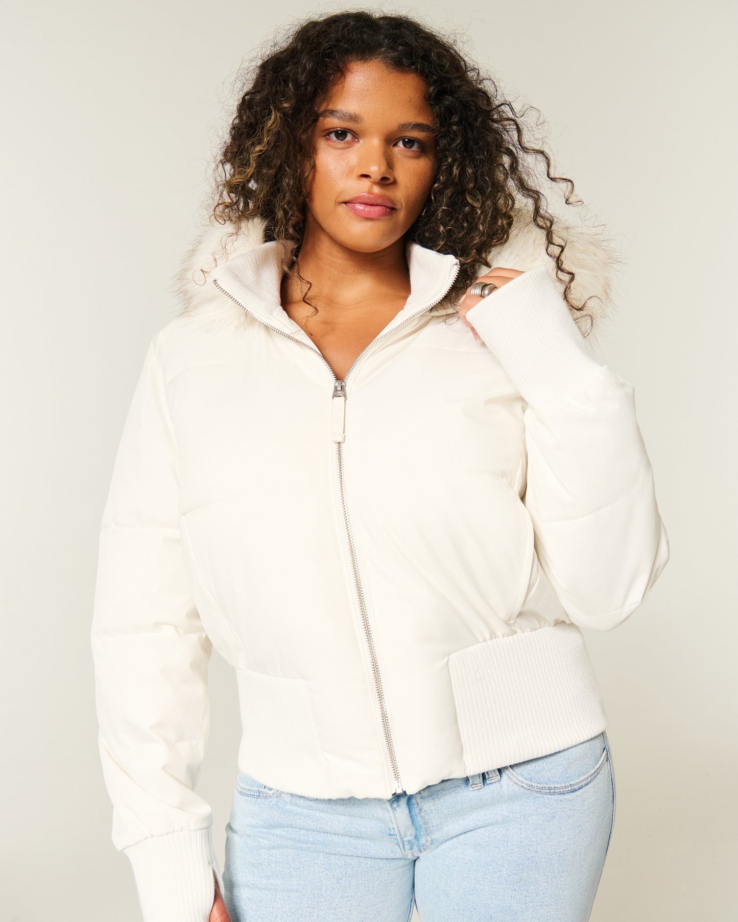 Women’s quilted winter jacket with removable hood and elastic cuffs Chic and Style