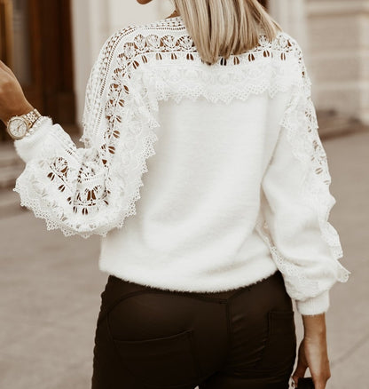 Pull en tricot pour femmes avec des éléments en dentelle et des volants Chic und Stil