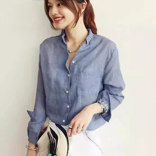 Chic und Stil Women's Tailored Lightweight Button-Down Shirt and Shorts Set