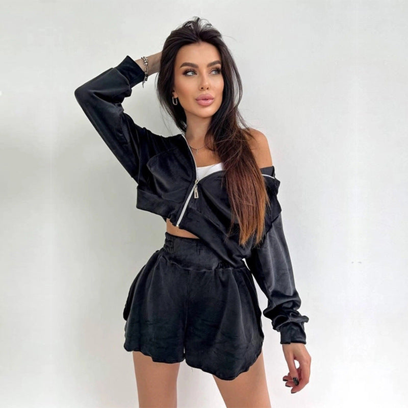 Ensemble d'entraînement sport féminin à manches courtes avec veste à capuche et shorts élastiques Chic und Stil