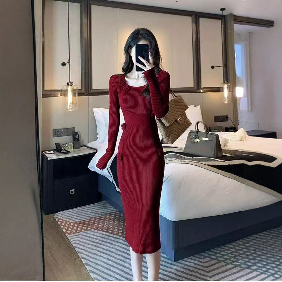 Robe maxi en tricot pour femmes avec des boutons décoratifs et une silhouette cintrée Chic und Stil