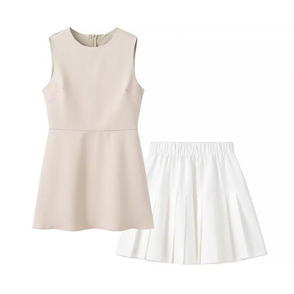 Robe sans manches élégante pour dames avec col haut et jupe évasée Chic und Stil