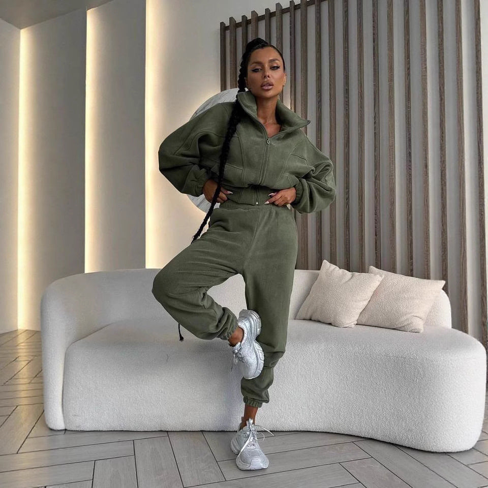 Combinaison confortable et à la mode pour femmes avec un décolleté en V profond Chic und Stil