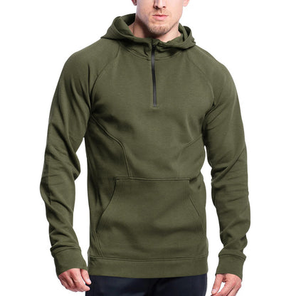 Functional hoodie for men with zipper and practical kangaroo pocket Chic and Style