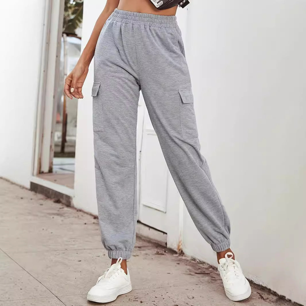 Cargo pants for women with elastic waistband and practical pockets Chic und Stil