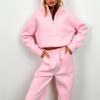 Ensemble de loisirs stylé pour femmes avec un pull à col montant et un jogging ample Chic und Stil