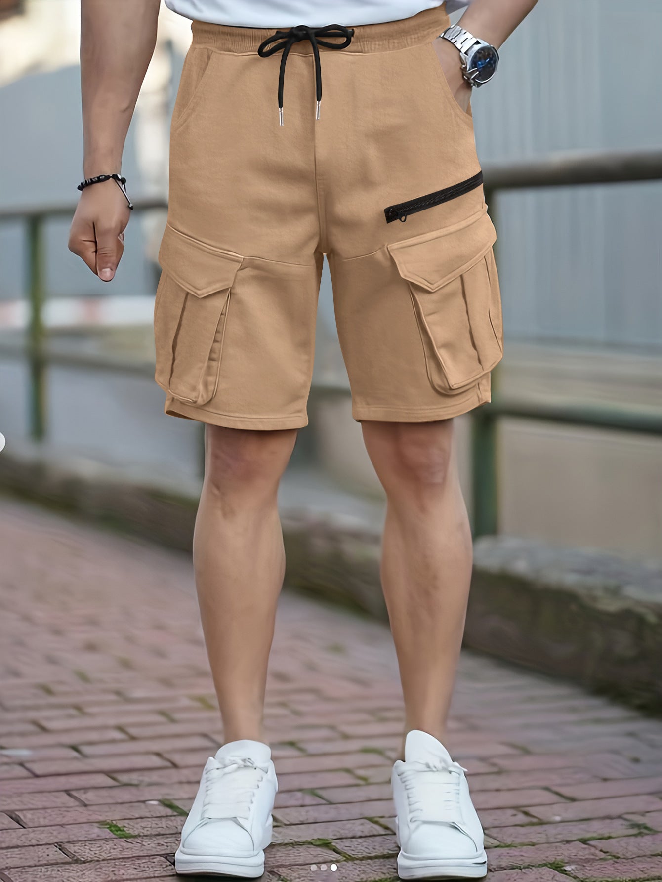 Shorts utilitaires style cargo pour hommes avec design à poches multiples Chic und Stil