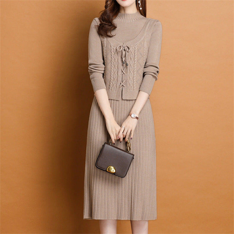 Robe tricot élégante pour femmes avec col haut et design de tresses décoratif Chic und Stil
