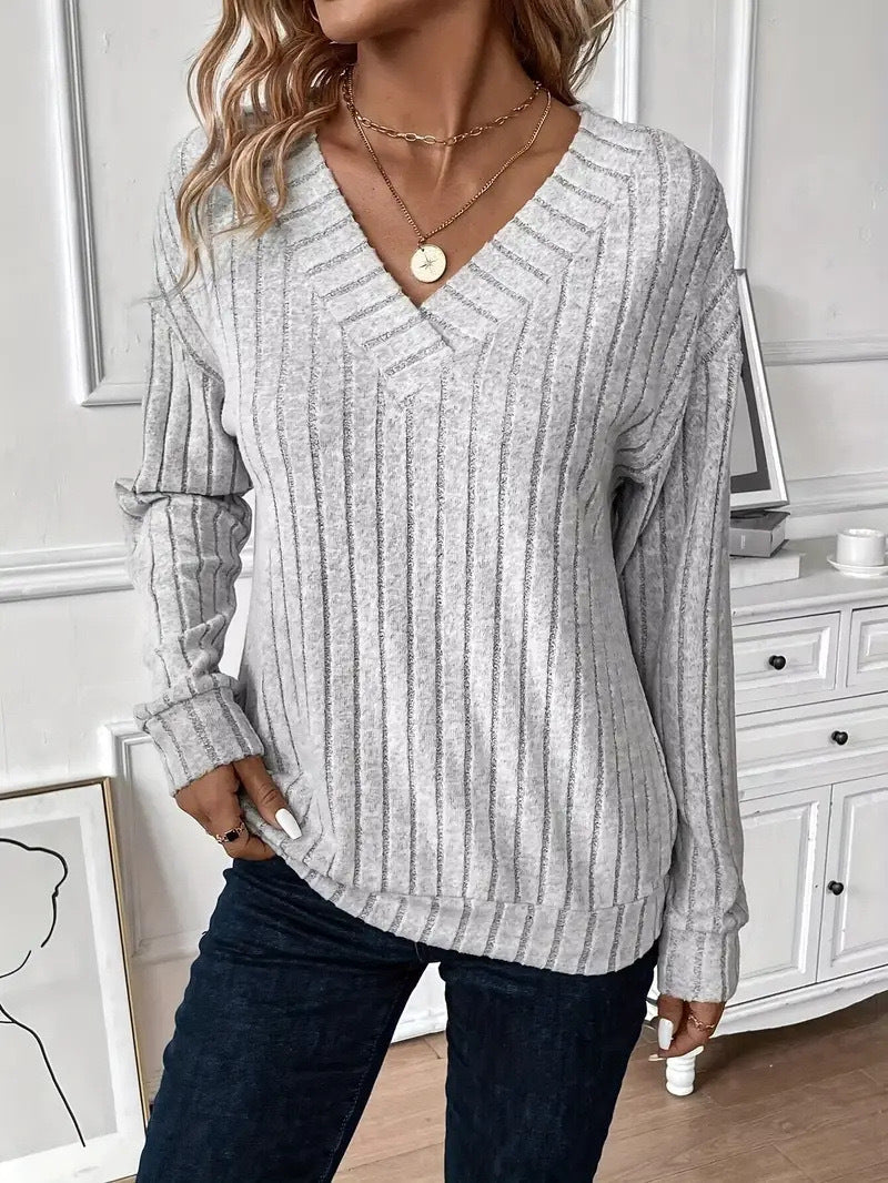 Dames Pull et tricot élégant à encolure en V avec design côtelé Chic und Stil