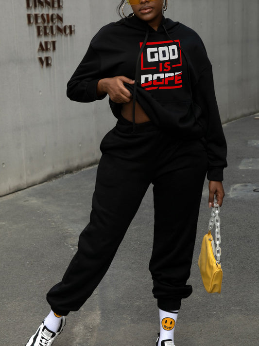 Men's sports hoodie and jogger pants set with inspiring Chic und Stil inscription