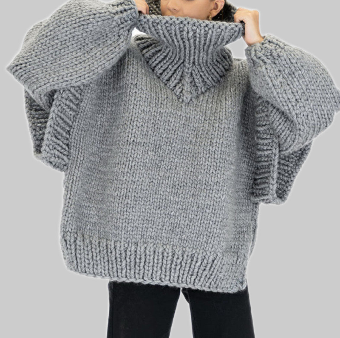 Pull en tricot ample pour femmes avec des manches volumineuses et un col montant Chic und Stil
