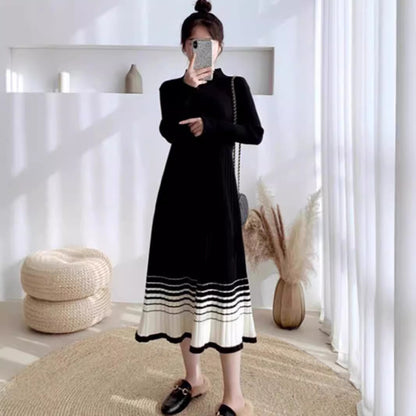 Robe maxi fluide pour femmes avec détails plissés et ourlet contrastant Chic und Stil