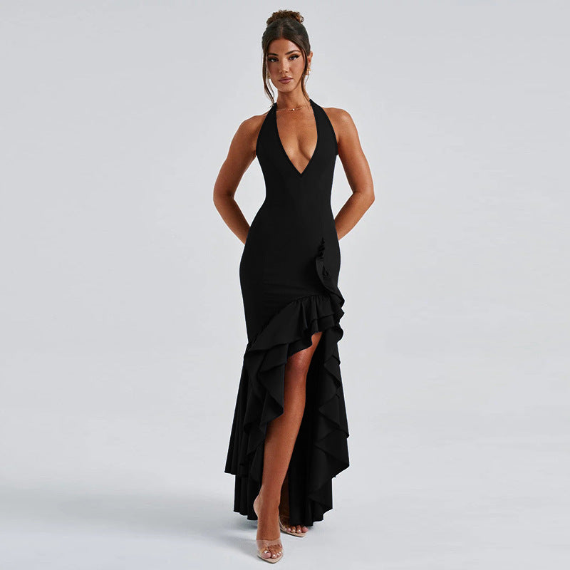 Robe de soirée élégante pour femmes, coupée avec un profond décolleté en V et des détails en volants Chic und Stil