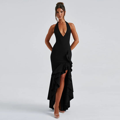 Robe de soirée élégante pour femmes, coupée avec un profond décolleté en V et des détails en volants Chic und Stil