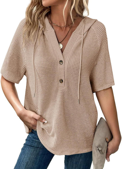 Women's short-sleeved waffle-knit blouse with hood and button placket Chic und Stil