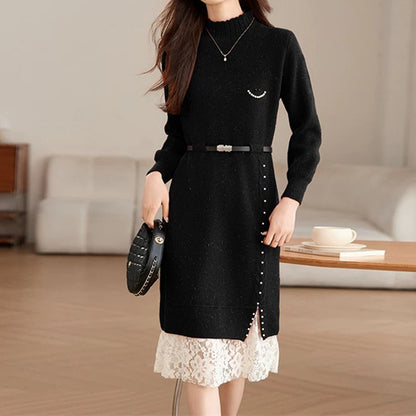 Robe en tricot pour femmes avec des détails de boutons décoratifs et de la dentelle Chic und Stil