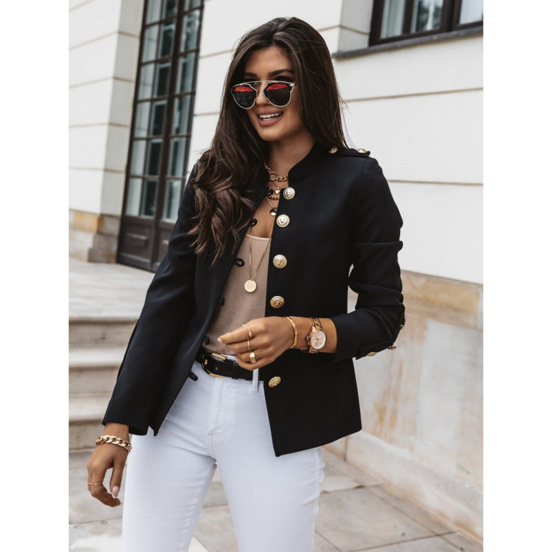 Blazer féminin tendance avec des détails ornés de boutons Chic und Stil