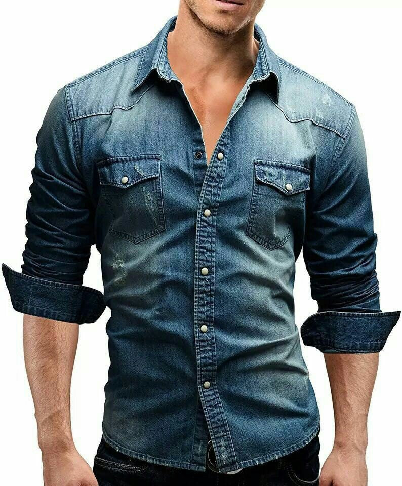 Chemise en denim pour hommes avec des poches à rabat élégantes et une coupe slim à la mode Chic und Stil
