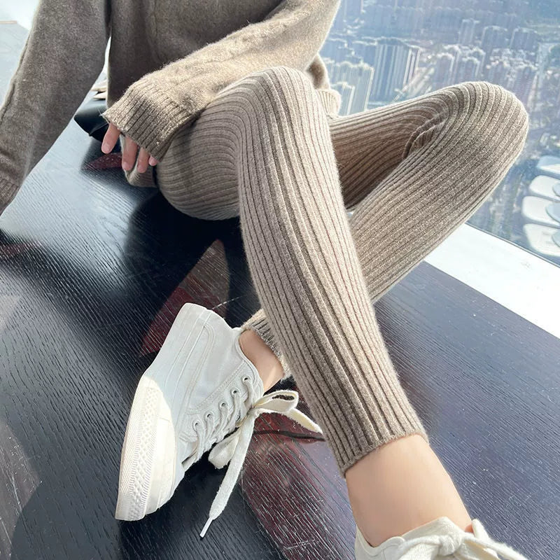 Ribbed leggings for women with high waist and fine texture Chic and Style