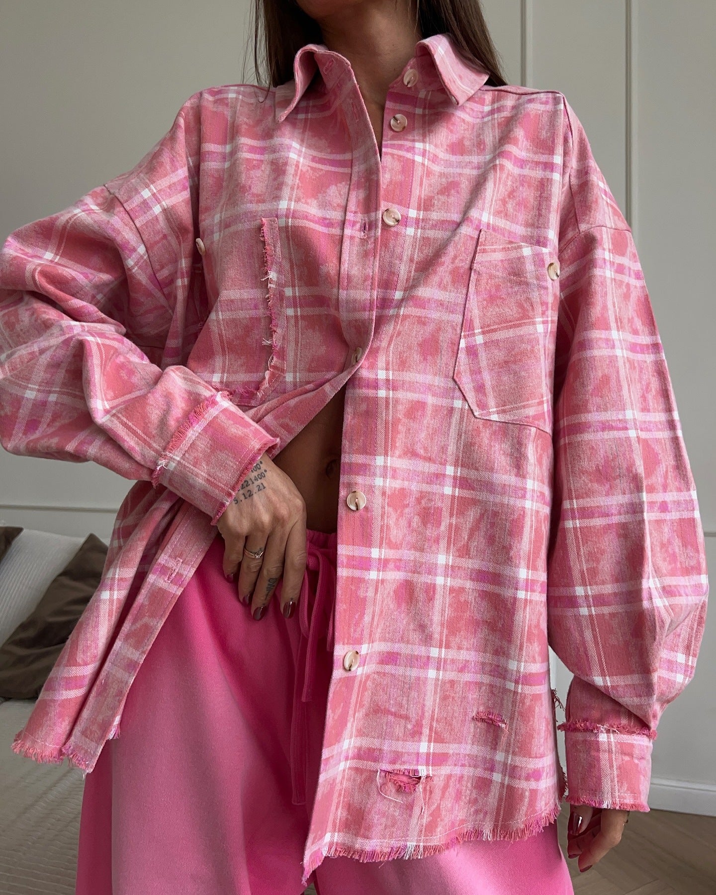 Chemisier oversize pour femmes au design à carreaux décontracté avec franges Chic und Stil