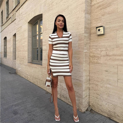 Robe à rayures pour dames à manches courtes et texture côtelée Chic und Stil
