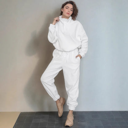 Leisure jumpsuit for women with cropped top and stretchy pants Chic and Style