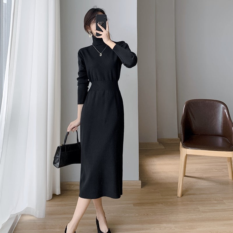 Robe tricot élégante pour femmes avec col haut et silhouette cintrée Chic und Stil