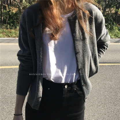 Cardigan pour femmes confortable en tricot avec texture fine et boutons Chic und Stil