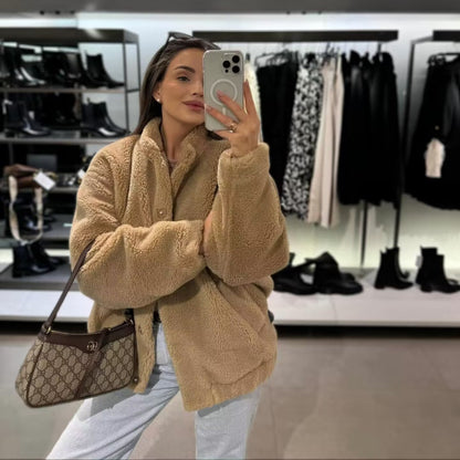 Ladies Cozy Fleece Jacket with High Collar and Practical Pockets Chic and Style