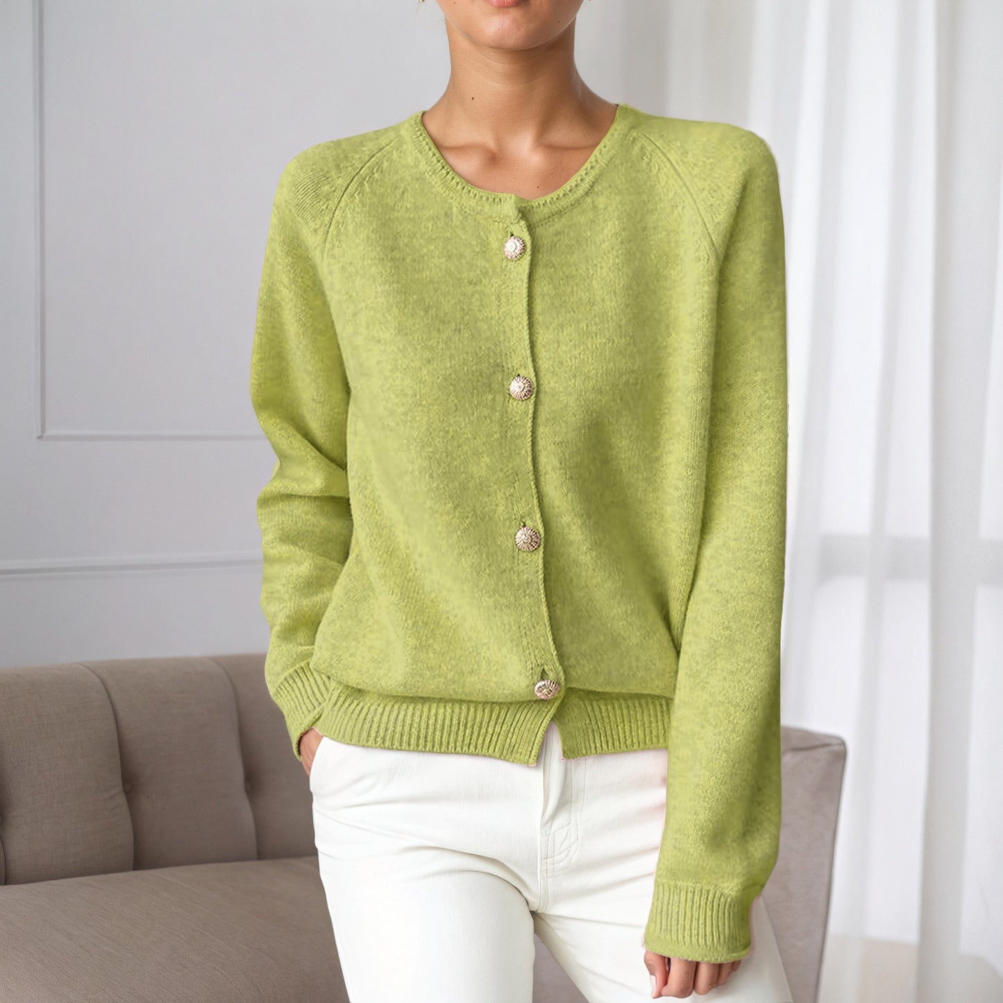 Cardigan en maille douce pour femmes avec détails en boutons et poignets élastiques Chic und Stil