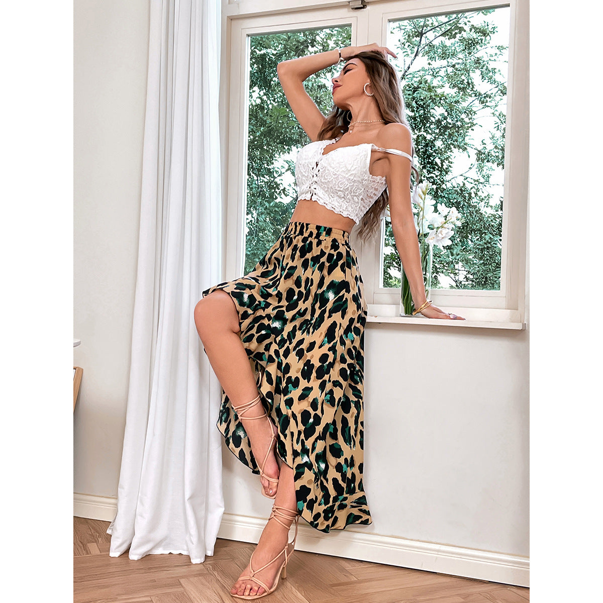 Jupe maxi pour femmes avec ourlet asymétrique et motif léopard Chic und Stil