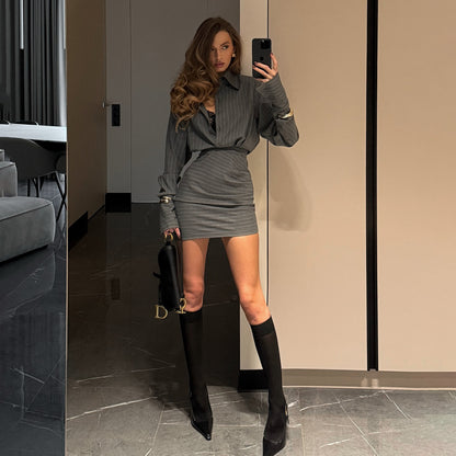 Robe chemise pour femmes avec coupe asymétrique et détails froncés Chic und Stil