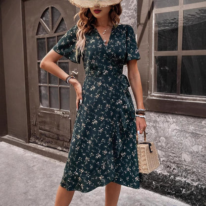 Robe portefeuille florale élégante pour dames Chic und Stil