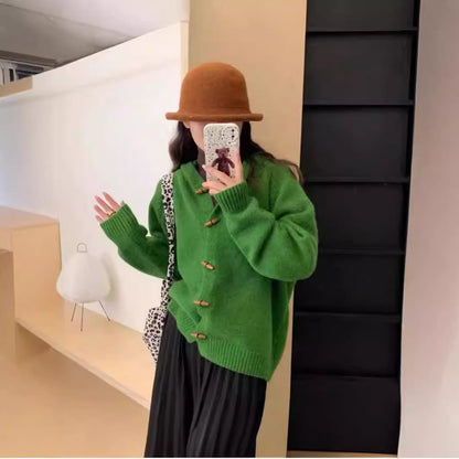 Dames pull à capuche décontracté avec boutons décoratifs Chic und Stil