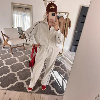 Costume de loisirs tendance pour femmes avec fermeture éclair haute et poches pratiques Chic und Stil