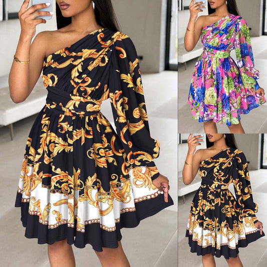 Robe femme à épaule unique avec des manches volumineuses et un design floral Chic und Stil