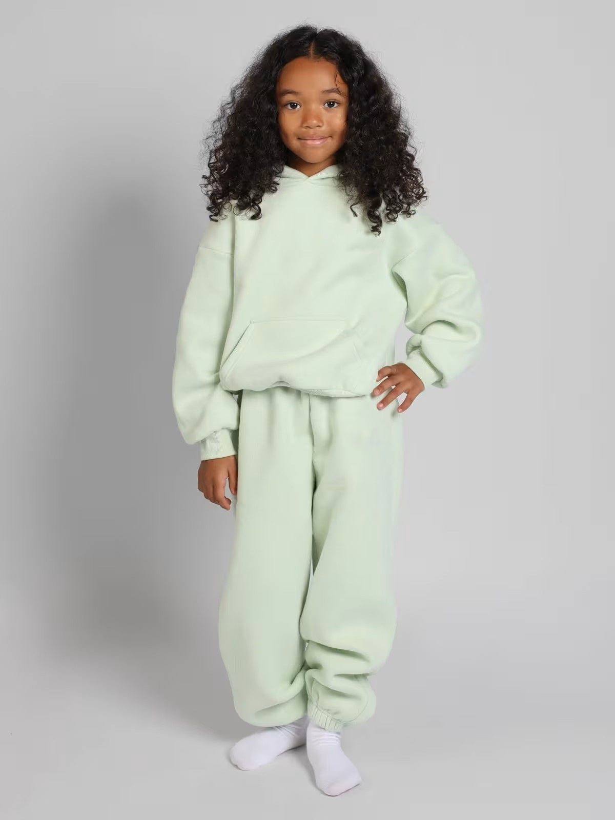 Pull à capuche confortable pour femmes avec poche kangourou et manches larges Chic und Stil
