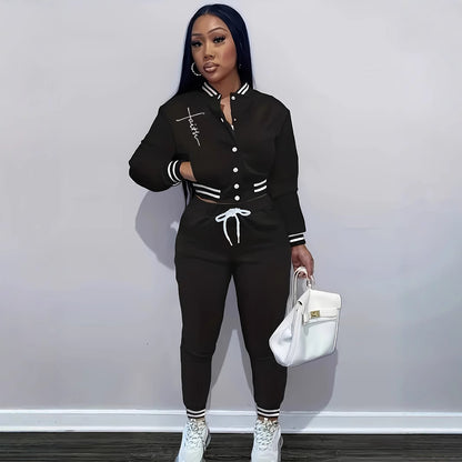 Women's sports set with modern cut and practical pockets Chic and Style