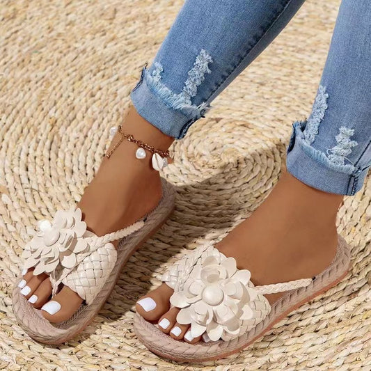 Ladies' heeled sandals adorned with flowers and natural fiber sole Chic and Style