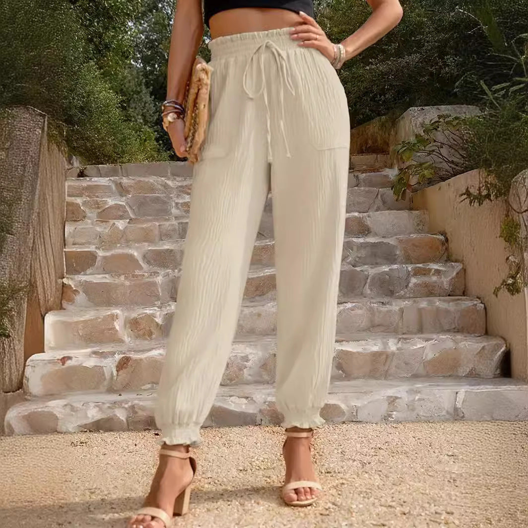 Casual fabric pants for women with deep pockets and an elastic waist Chic and Style