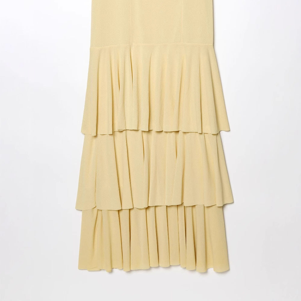 Robe maxi pour femmes avec des détails de volants volumineux et des bretelles spaghetti réglables Chic und Stil