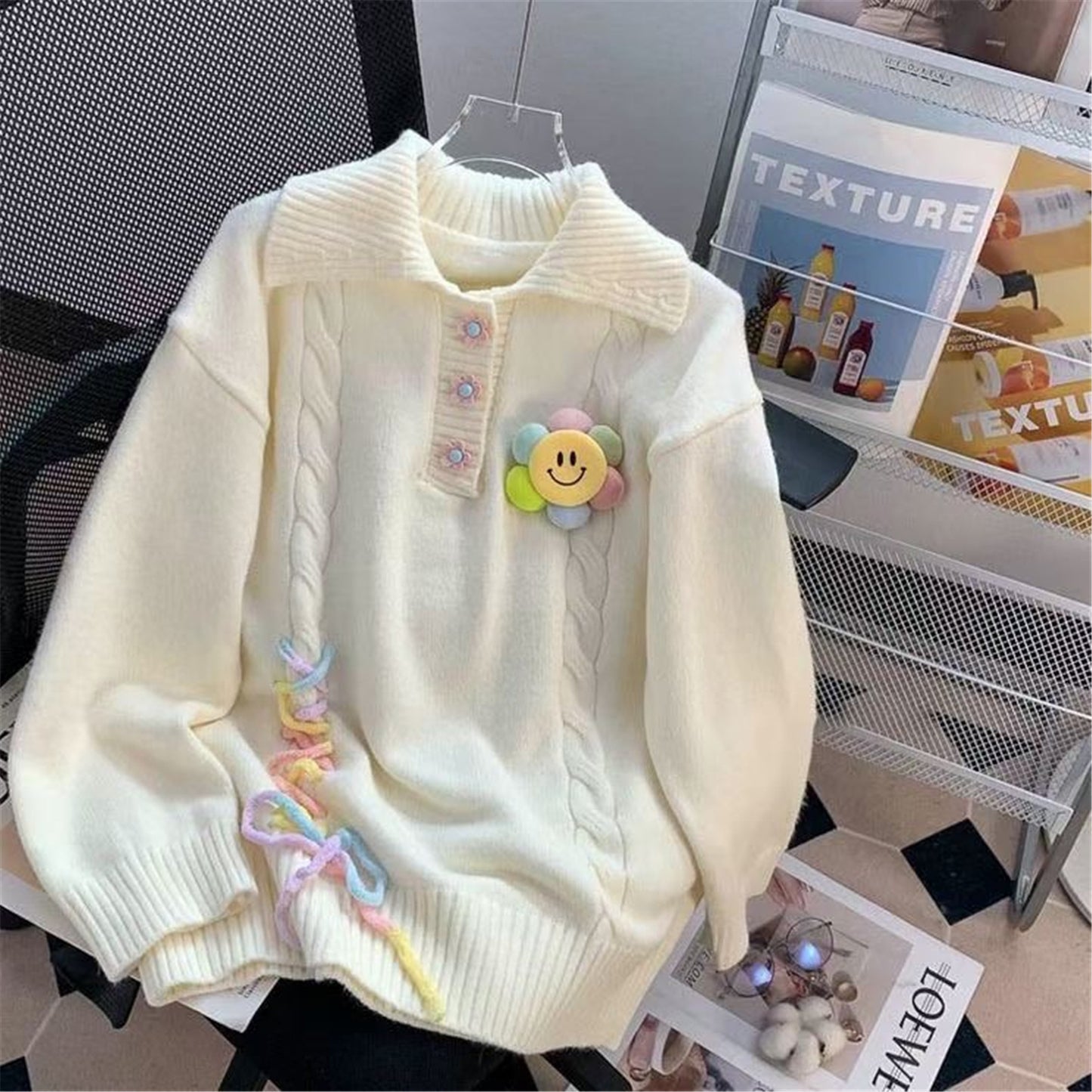 Pull en grosse maille pour femmes avec des applications colorées et un col à structure côtelée Chic und Stil