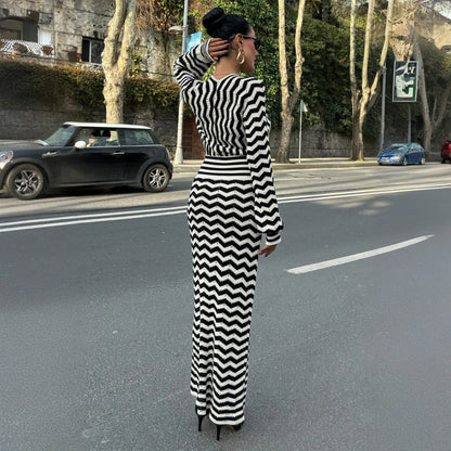 Robe tricot femme avec décolleté V profond et motif zigzag moderne Chic und Stil