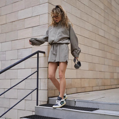 Casual sports jacket for women with voluminous sleeves and matching shorts Chic and Style